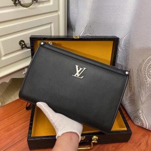 LOUIS VUITTON CLUTCH BAG