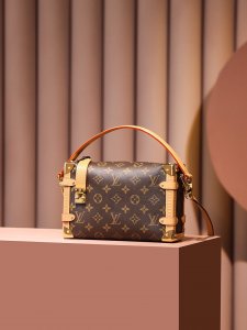 LOUIS VUITTON HANDBAG monogram