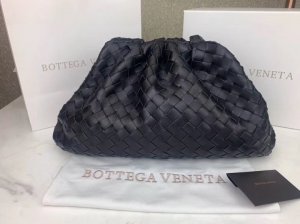 Bottega Veneta The Pouch 40 Woven Black