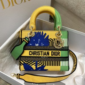 Dior M0565 Medium Lady D-Life Bag