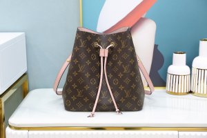 LOUIS VUITTON HANDBAG monogram