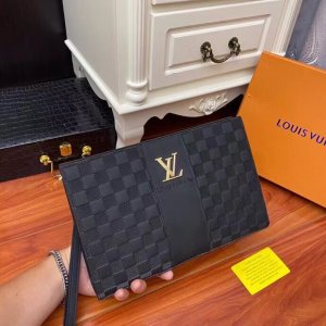 LOUIS VUITTON CLUTCH BAG