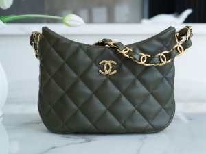 CHANEL HANDBAG green