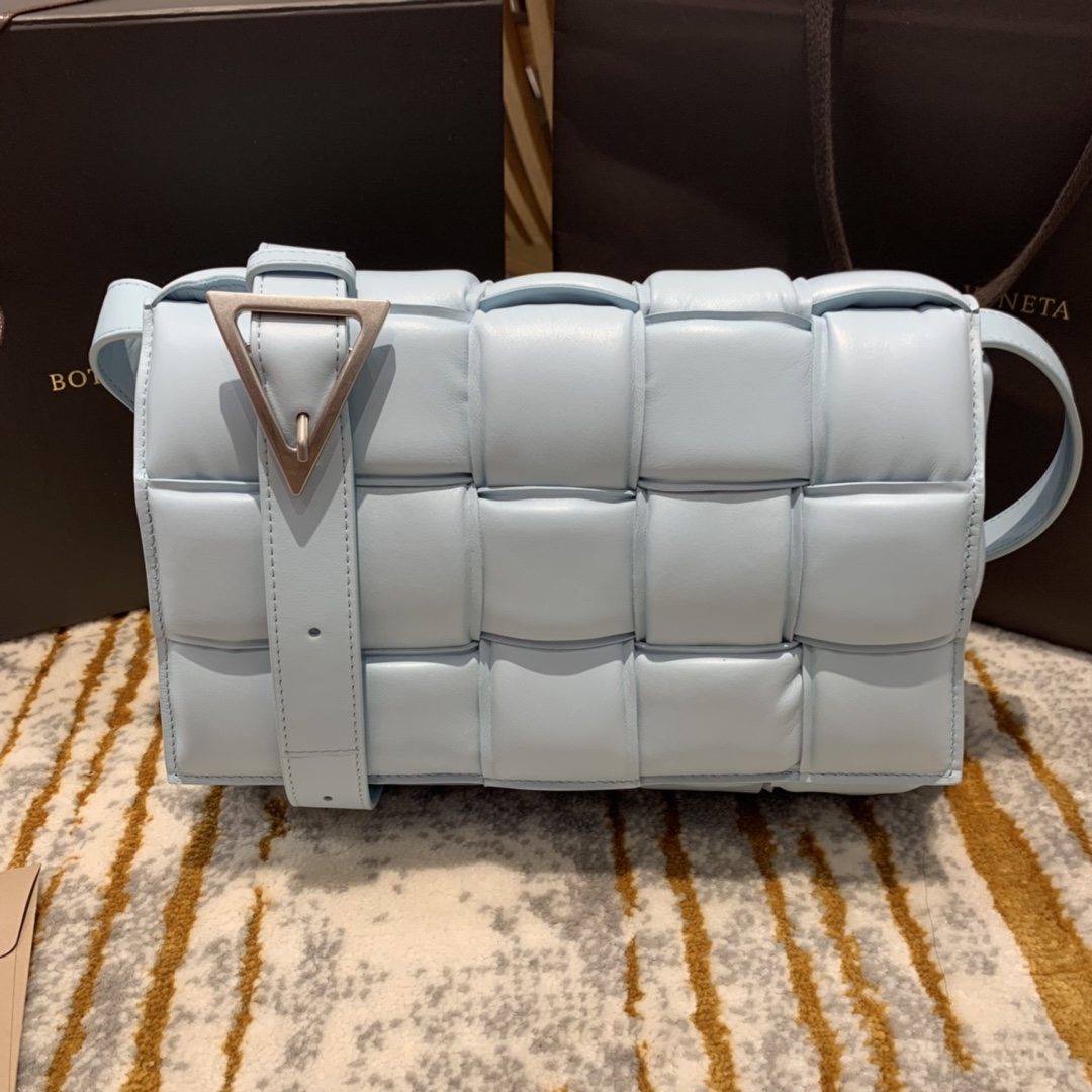 BOTTEGA VENETA HANDBAG white