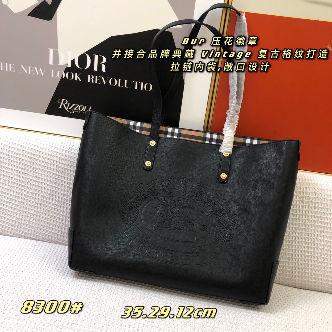 BURBERRY HANDBAG black