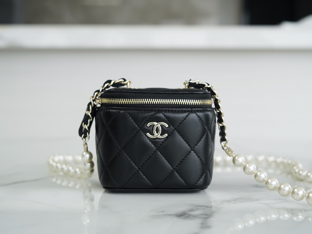 CHANEL HANDBAG black