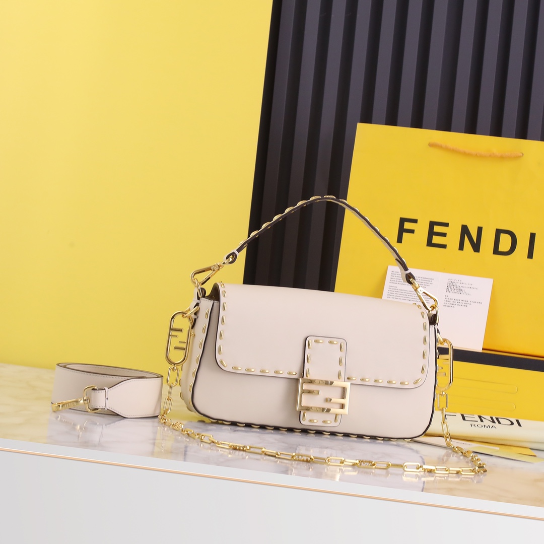 FENDI HANDBAG pink