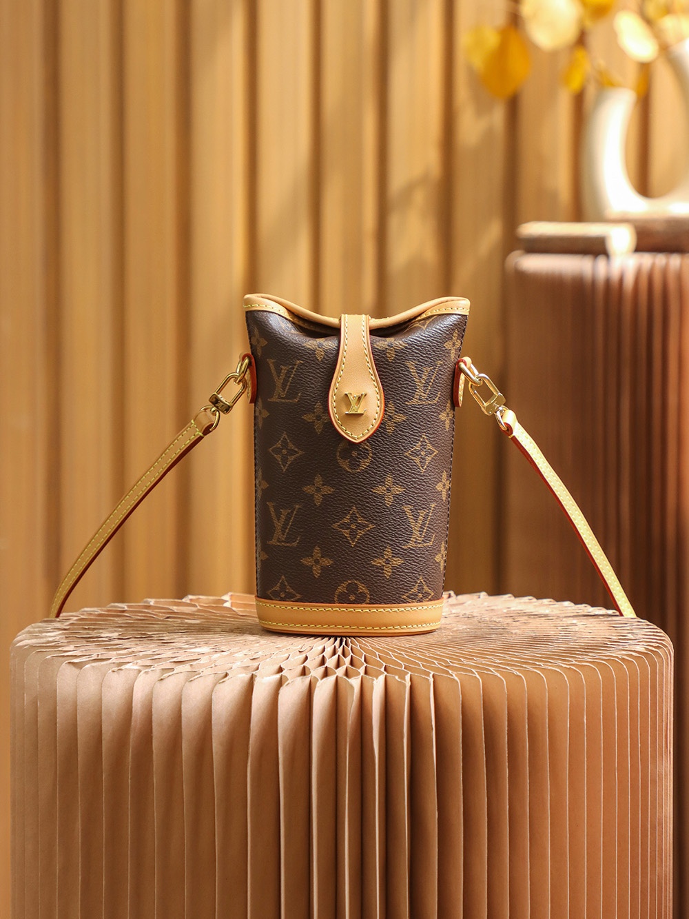 LOUIS VUITTON CROSSBODY BAG