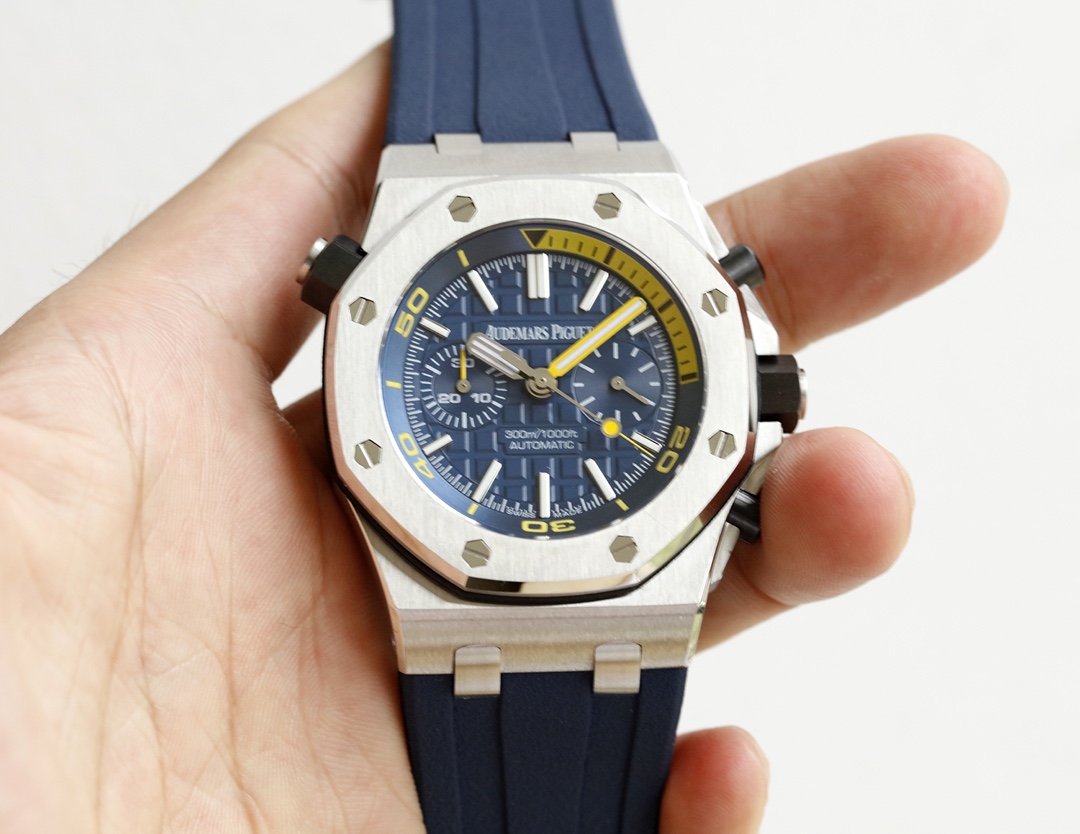 AUDEMARS PIGUET Royal Oak Offshore Chronograph Automatic Mechanical Fruit Watch