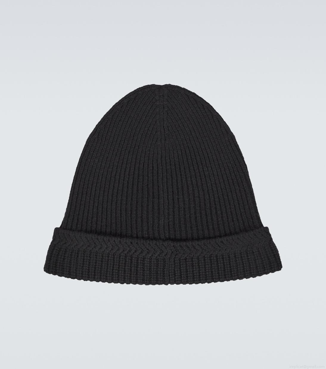 Tom FordRibbed-knit wool and cashmere beanie