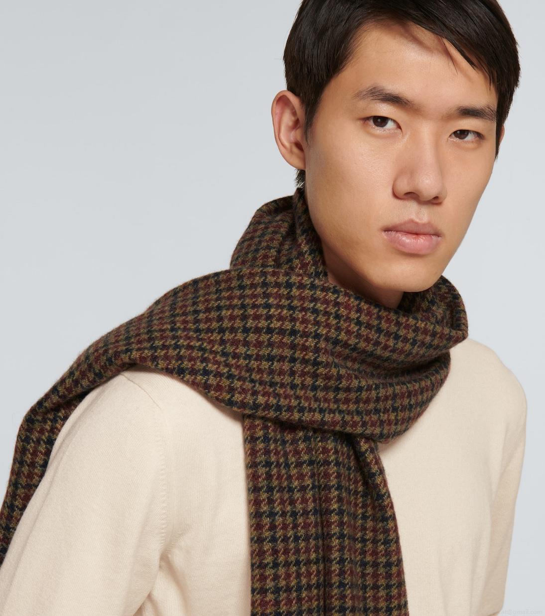 Loro PianaHoundstooth cashmere scarf