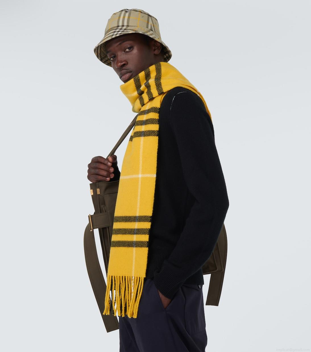 BurberryBurberry Check wool and cashmere scarf