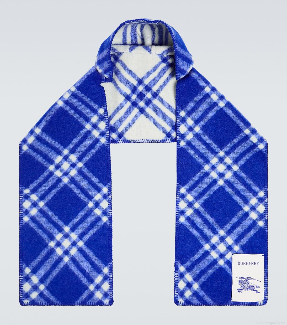 BurberryHooded checked wool scarf