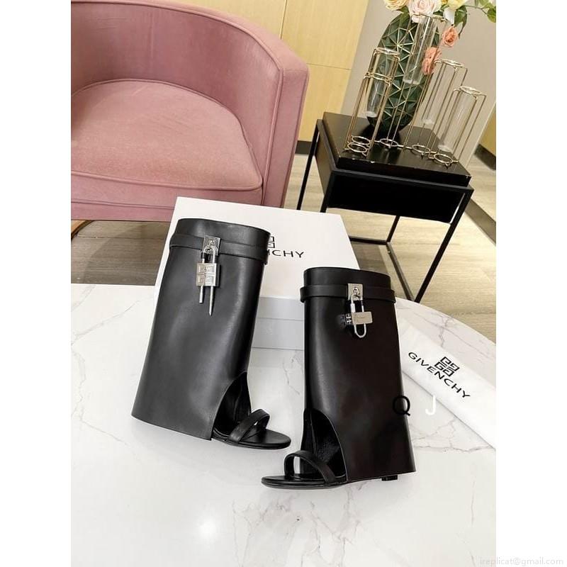 Givenchy short boots Woman Ts Givenchy sz35-40 2C XJ0701