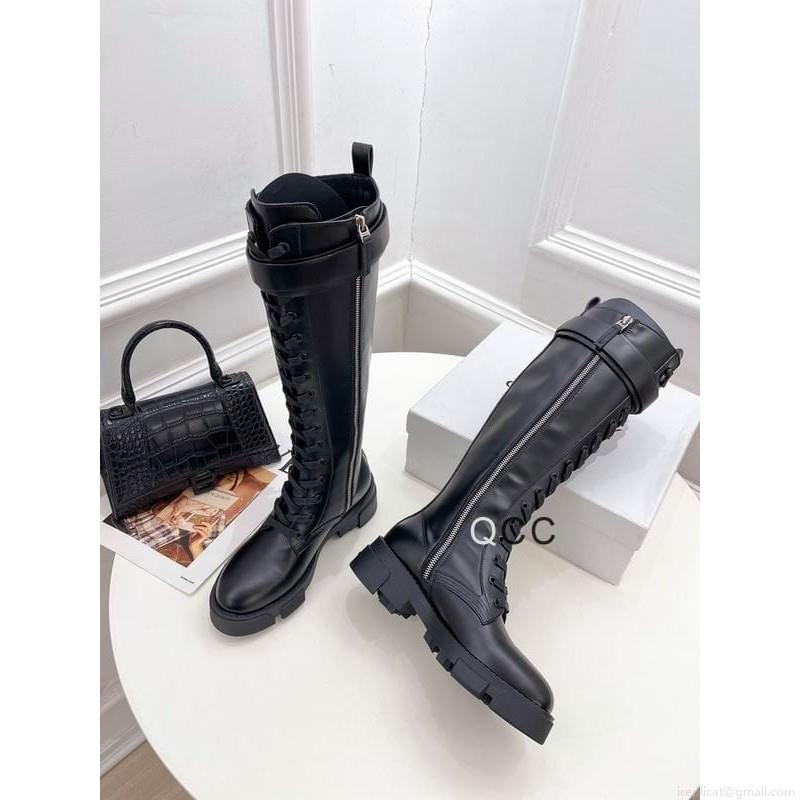 Givenchy short boots Woman Ts Givenchy sz35-42 3C XC1008