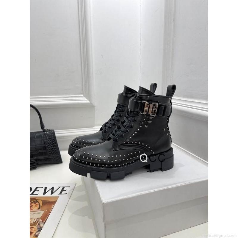 Givenchy short boots Woman Ts Givenchy sz35-42 2C XC1007