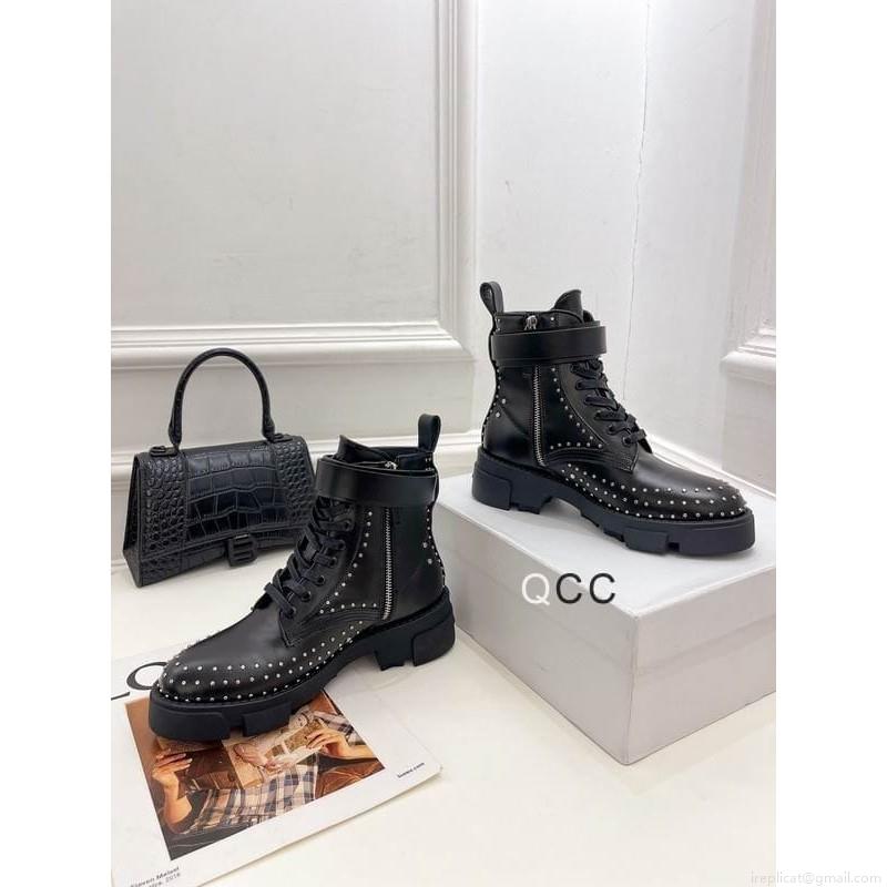 Givenchy short boots Woman Ts Givenchy sz35-42 2C XC1007