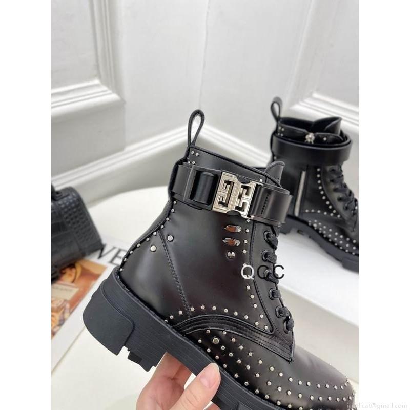 Givenchy short boots Woman Ts Givenchy sz35-42 2C XC1007