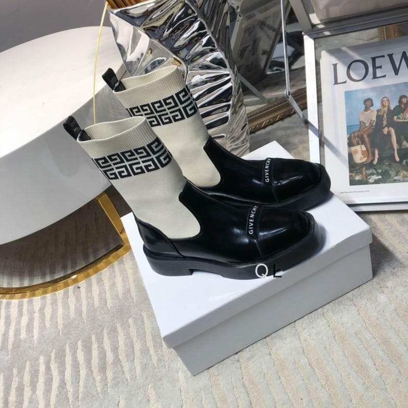 Givenchy short boots Woman Ts Givenchy sz35-41 3C QL1005