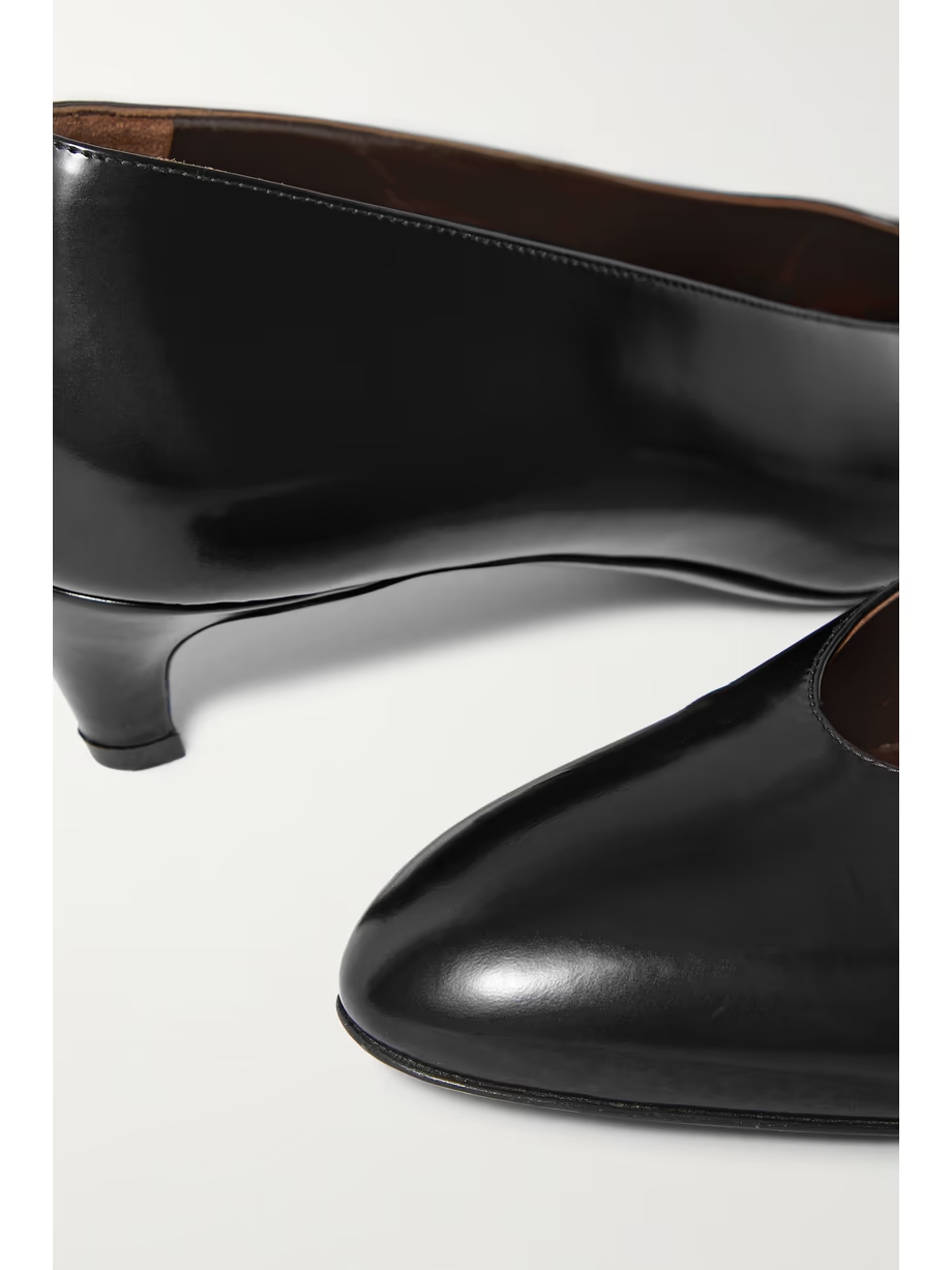 Glossed-leather pumps