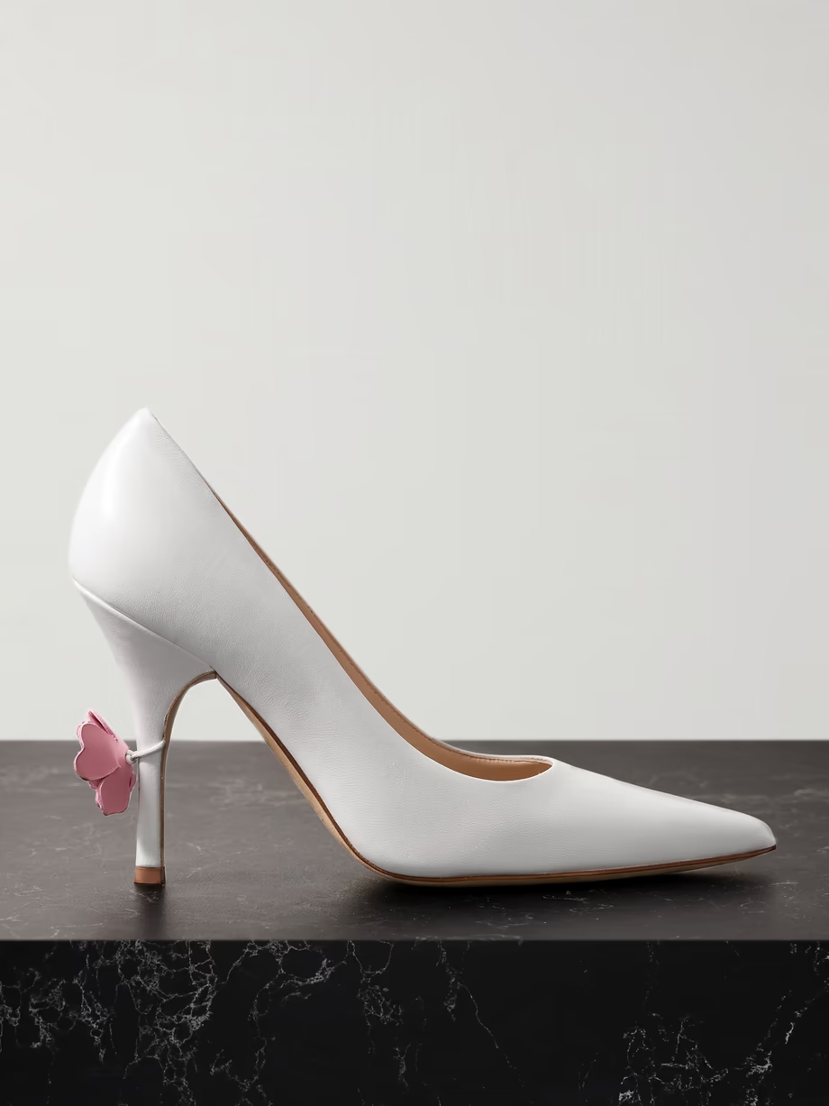 Appliquéd leather pumps