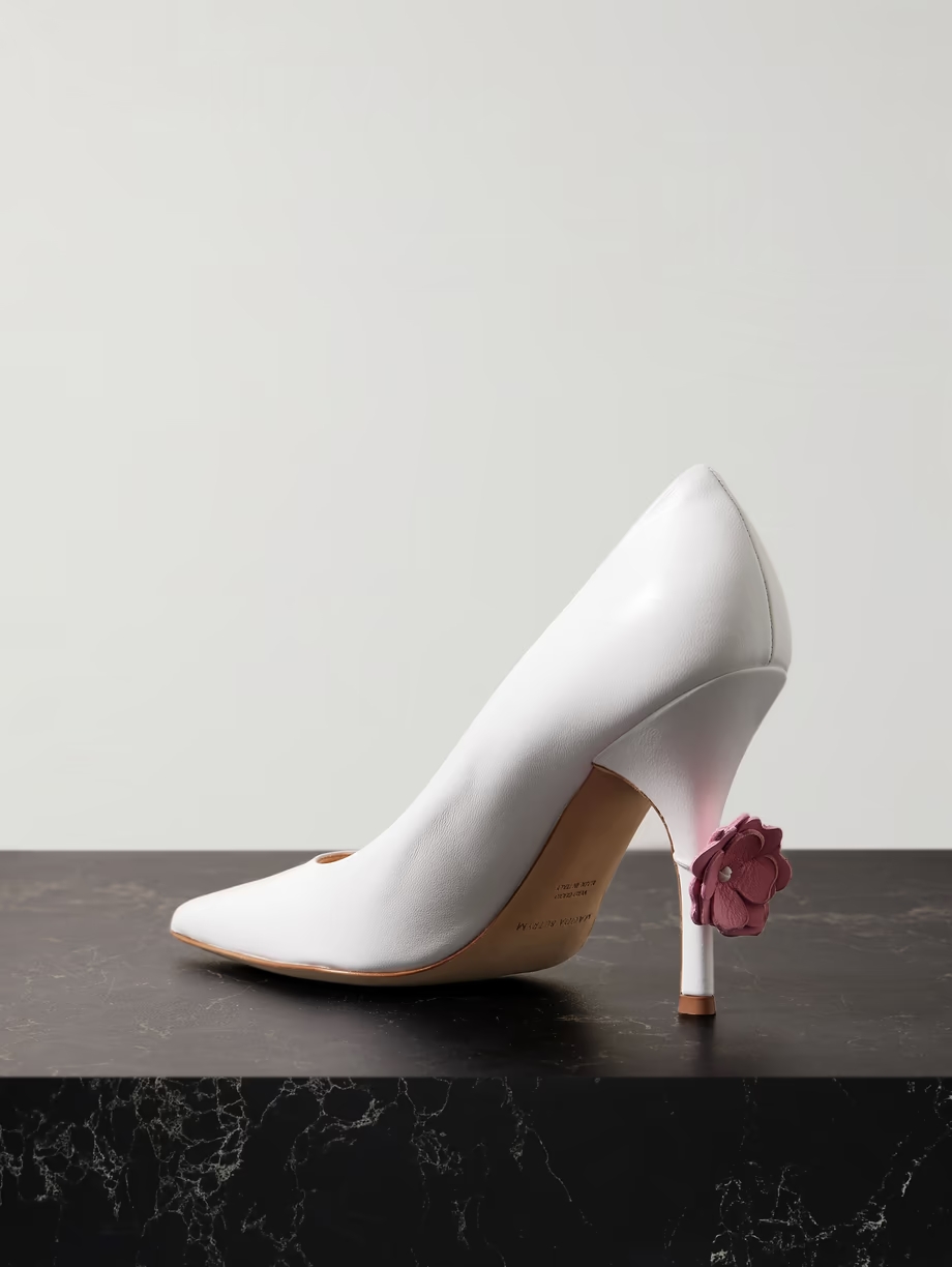 Appliquéd leather pumps