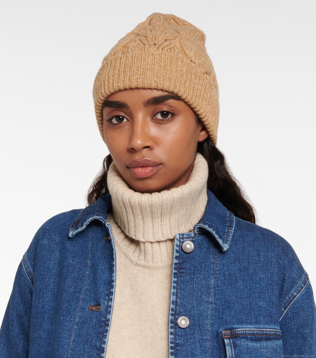 Loro PianaCable-knit cashmere beanie