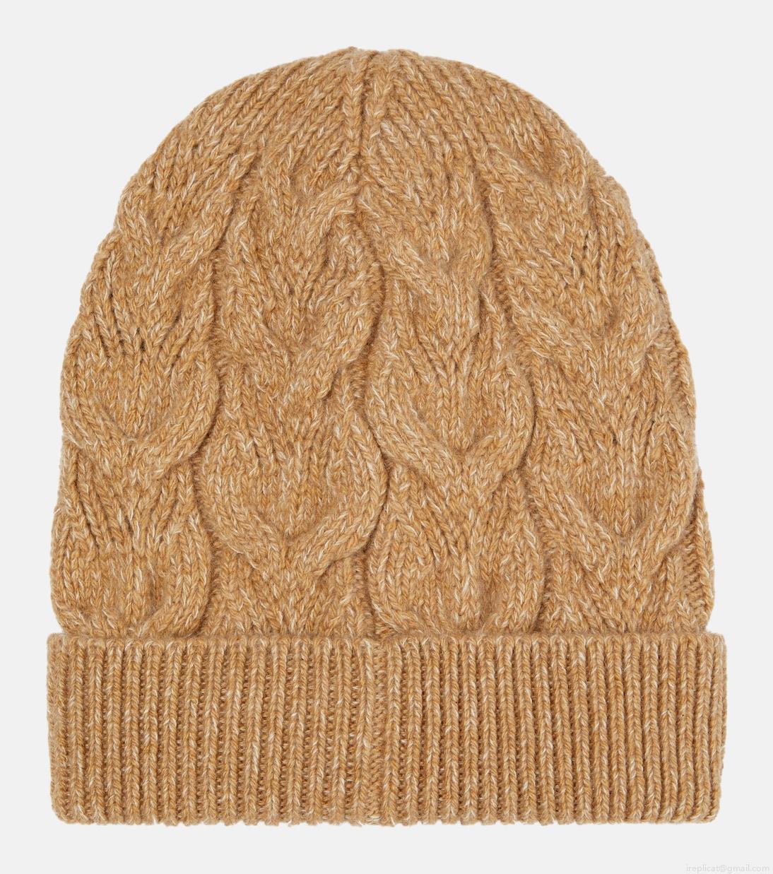 Loro PianaCable-knit cashmere beanie