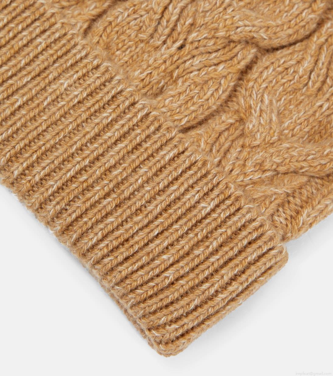 Loro PianaCable-knit cashmere beanie