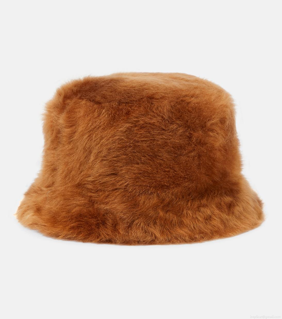 Loro PianaReversible shearling bucket hat