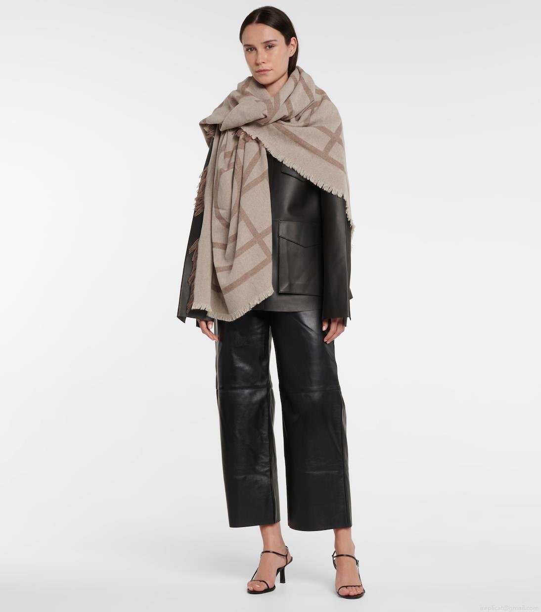 TotemeLogo wool and cashmere scarf