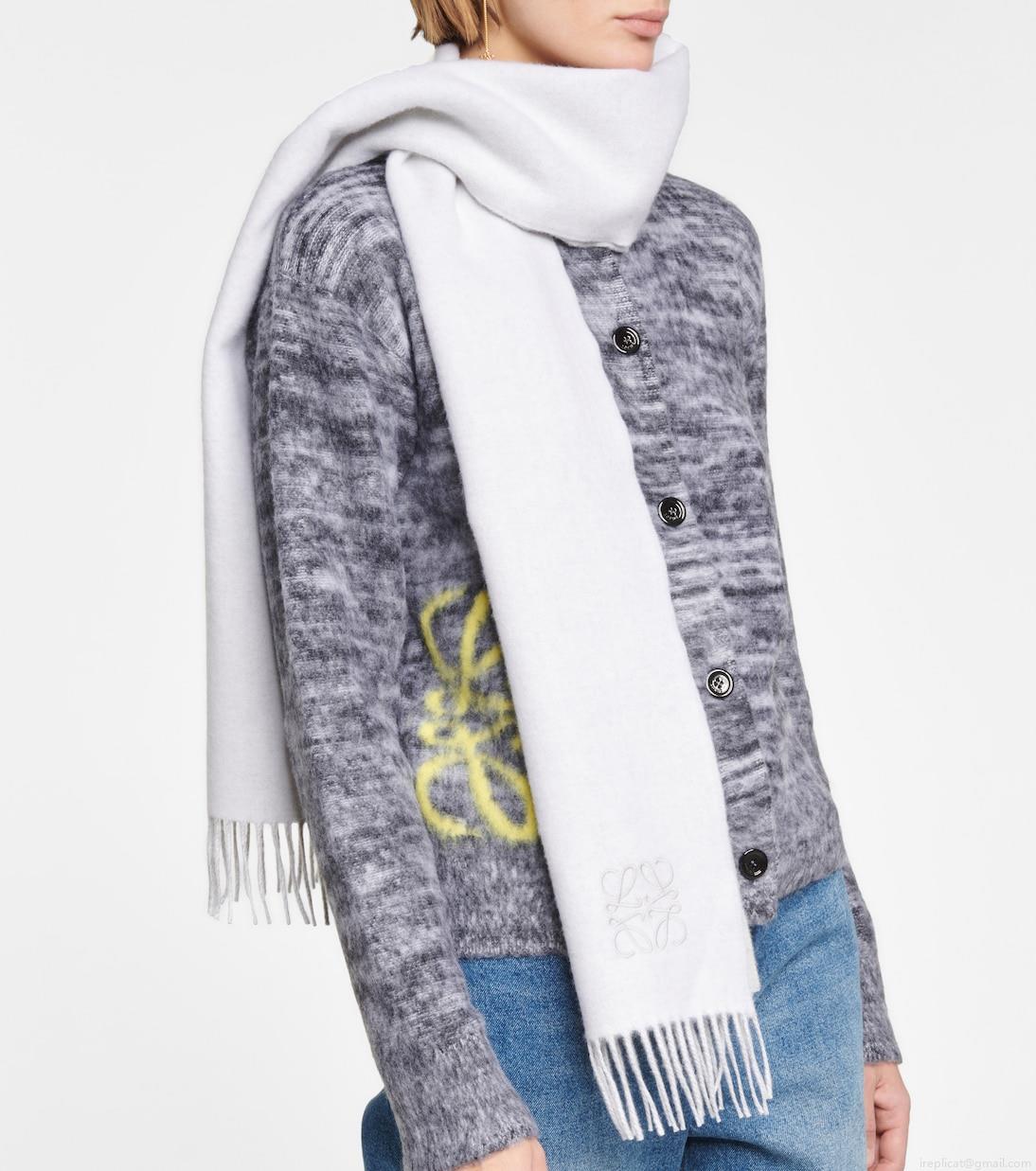 LoeweWool and cashmere scarf