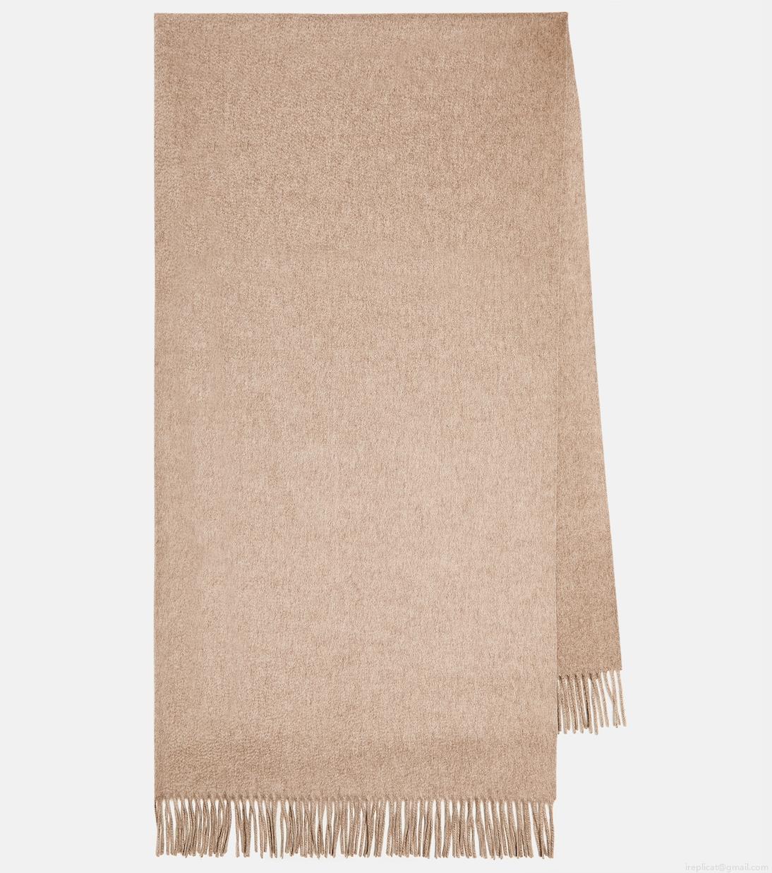 Loro PianaCocooning cashmere scarf