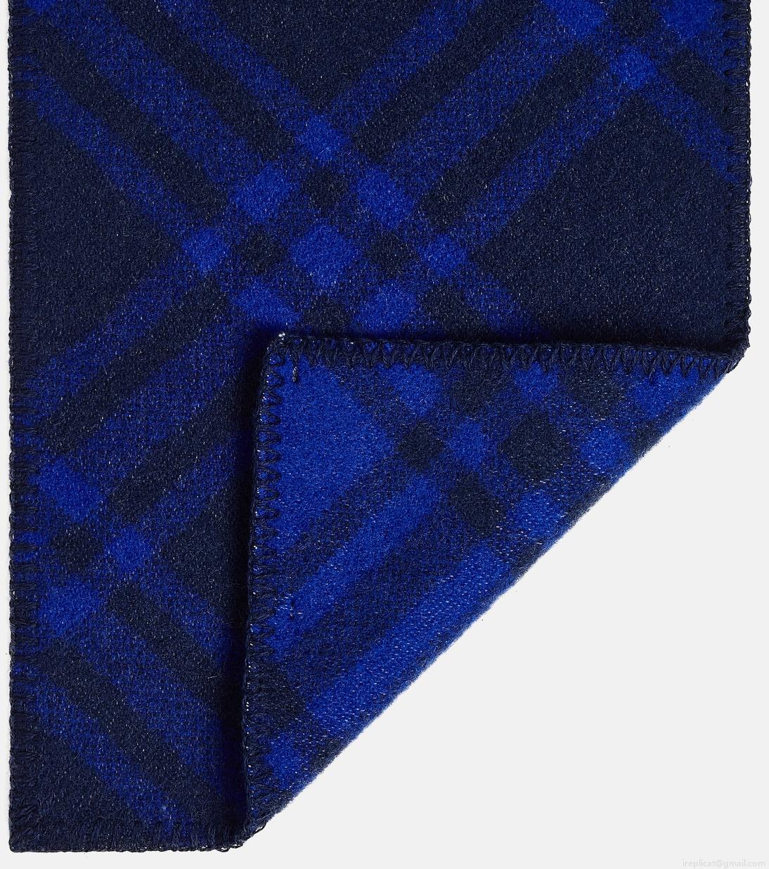 BurberryChecked wool scarf