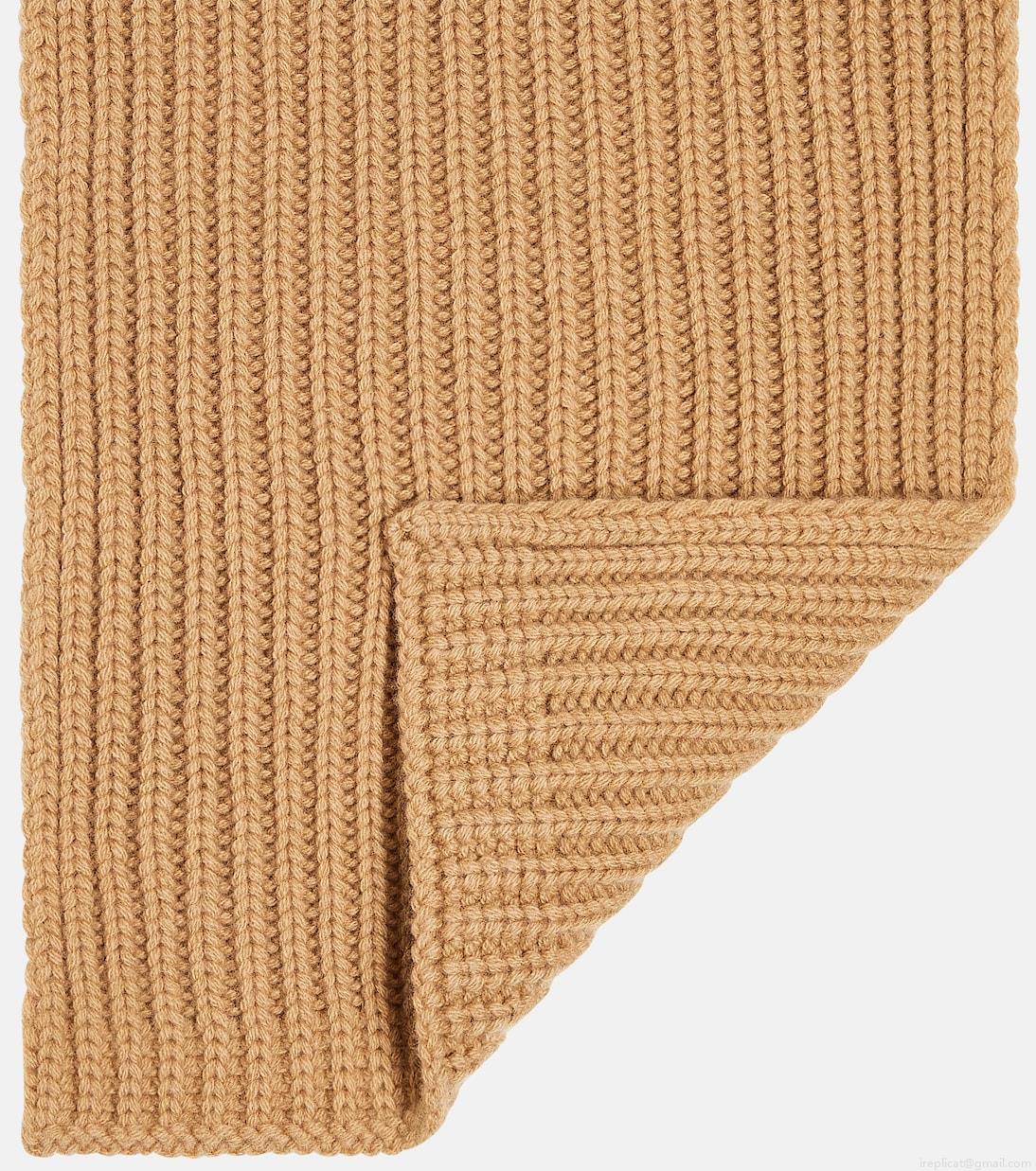 GucciRibbed-knit wool and cashmere scarf