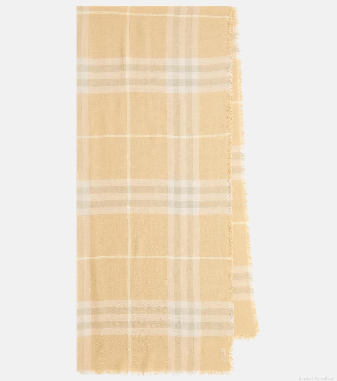 BurberryBurberry Check wool scarf