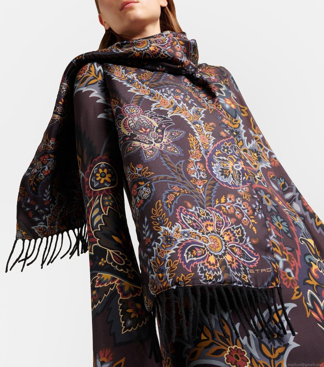 EtroPrinted wool scarf