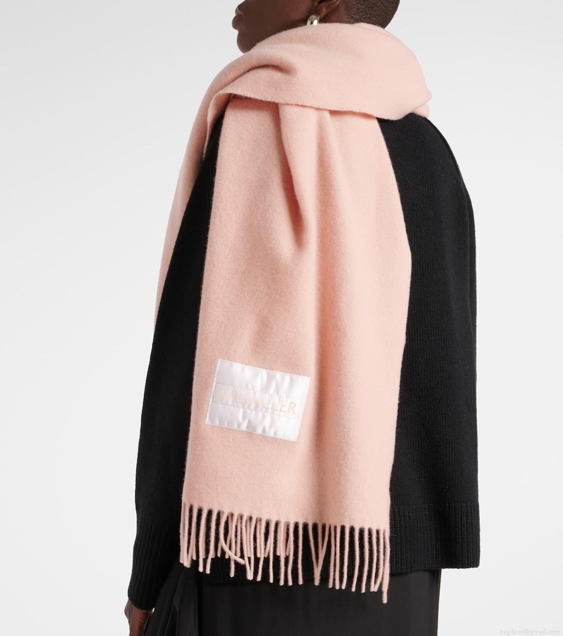 MonclerWool scarf